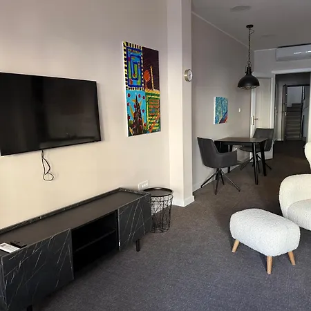 Linden Korzo For 2 Apartman *
